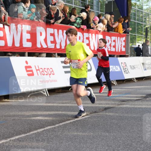 25.04.2025 - Das Zehntel Lena Gebhardt http://msf.ph/oto/7782209 26.04.2025 08:52:06 Ziel 1112, 1113, 1166, 1171, 1176, 1188, 1207, 1208, 1232, 1245, 1621, 1654, 1788, 1939, 2015, 2023, 2149, 2161, 2216, 2355, 2364, 2481, 2859, 2886, 3060, 3160, 3161, 3212, 3404, 3407, 3450, 3486, 3496, 3516, 3530, 3538, 3595, 3720, 3822, 3856, 3873 meine-sportfotos.de