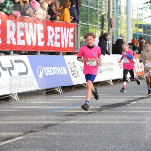 25.04.2025 - Das Zehntel Lena Gebhardt http://msf.ph/oto/7782409 26.04.2025 08:52:12 Ziel 1112, 1122, 1166, 1176, 1188, 1207, 1208, 1232, 1245, 1418, 1654, 1788, 1939, 1979, 2015, 2023, 2029, 2149, 2161, 2216, 2355, 2364, 2804, 2859, 2886, 3060, 3160, 3161, 3171, 3212, 3404, 3407, 3450, 3496, 3516, 3530, 3595, 3720, 3822 meine-sportfotos.de