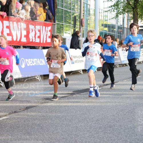 25.04.2025 - Das Zehntel Lena Gebhardt http://msf.ph/oto/7782481 26.04.2025 08:52:14 Ziel 1122, 1127, 1166, 1176, 1188, 1207, 1208, 1232, 1245, 1418, 1654, 1788, 1939, 1979, 2015, 2023, 2029, 2149, 2161, 2216, 2355, 2364, 2804, 2859, 2886, 3060, 3160, 3161, 3171, 3212, 3404, 3407, 3450, 3496, 3516, 3530, 3595, 3720, 3822 meine-sportfotos.de