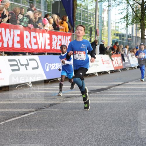 25.04.2025 - Das Zehntel Lena Gebhardt http://msf.ph/oto/7782668 26.04.2025 08:52:18 Ziel 1122, 1127, 1166, 1176, 1188, 1207, 1208, 1232, 1245, 1418, 1654, 1761, 1788, 1939, 1979, 2015, 2023, 2029, 2149, 2161, 2187, 2216, 2355, 2364, 2464, 2804, 2859, 2886, 3060, 3085, 3160, 3161, 3171, 3212, 3225, 3404, 3407, 3450, 3467, 3496, 3516, 3530, 3595, 3822 meine-sportfotos.de