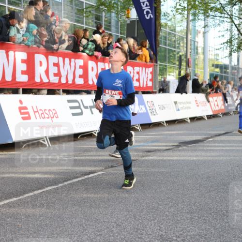 25.04.2025 - Das Zehntel Lena Gebhardt http://msf.ph/oto/7782677 26.04.2025 08:52:18 Ziel 1122, 1127, 1166, 1176, 1188, 1207, 1208, 1232, 1245, 1418, 1654, 1761, 1788, 1939, 1979, 2015, 2023, 2029, 2149, 2161, 2187, 2216, 2355, 2364, 2464, 2804, 2859, 2886, 3060, 3085, 3160, 3161, 3171, 3212, 3225, 3404, 3407, 3450, 3467, 3496, 3516, 3530, 3595, 3822 meine-sportfotos.de