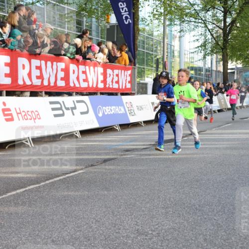 25.04.2025 - Das Zehntel Lena Gebhardt http://msf.ph/oto/7782737 26.04.2025 08:52:20 Ziel 1122, 1127, 1166, 1176, 1188, 1207, 1208, 1232, 1245, 1418, 1654, 1752, 1761, 1939, 1979, 2015, 2023, 2029, 2149, 2161, 2187, 2216, 2275, 2355, 2364, 2464, 2804, 2859, 2886, 3060, 3063, 3085, 3088, 3160, 3161, 3171, 3212, 3225, 3404, 3407, 3450, 3467, 3496, 3516, 3530, 3595, 3822, 3884 meine-sportfotos.de