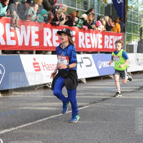 25.04.2025 - Das Zehntel Lena Gebhardt http://msf.ph/oto/7782804 26.04.2025 08:52:21 Ziel 1122, 1127, 1166, 1176, 1188, 1207, 1208, 1232, 1245, 1418, 1654, 1752, 1761, 1939, 1979, 2015, 2023, 2029, 2149, 2161, 2187, 2216, 2275, 2355, 2364, 2464, 2804, 2859, 2886, 3060, 3063, 3085, 3088, 3160, 3161, 3171, 3212, 3225, 3404, 3407, 3450, 3467, 3496, 3516, 3530, 3595, 3822, 3884, 3944 meine-sportfotos.de