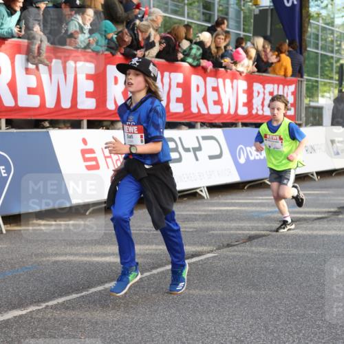 25.04.2025 - Das Zehntel Lena Gebhardt http://msf.ph/oto/7782814 26.04.2025 08:52:21 Ziel 1122, 1127, 1166, 1176, 1188, 1207, 1208, 1232, 1245, 1418, 1654, 1752, 1761, 1939, 1979, 2015, 2023, 2029, 2149, 2161, 2187, 2216, 2275, 2355, 2364, 2464, 2804, 2859, 2886, 3060, 3063, 3085, 3088, 3160, 3161, 3171, 3212, 3225, 3404, 3407, 3450, 3467, 3496, 3516, 3530, 3595, 3822, 3884, 3944 meine-sportfotos.de