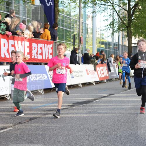 25.04.2025 - Das Zehntel Lena Gebhardt http://msf.ph/oto/7782889 26.04.2025 08:52:23 Ziel 1122, 1127, 1166, 1176, 1188, 1207, 1208, 1245, 1418, 1654, 1752, 1761, 1939, 1979, 2015, 2023, 2029, 2149, 2161, 2187, 2216, 2275, 2355, 2364, 2464, 2804, 2859, 2886, 3060, 3063, 3085, 3088, 3160, 3161, 3171, 3212, 3225, 3407, 3450, 3467, 3496, 3516, 3530, 3595, 3822, 3884, 3944 meine-sportfotos.de