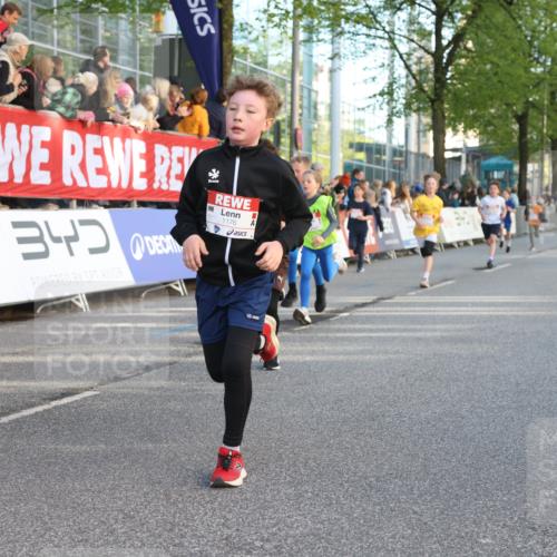 25.04.2025 - Das Zehntel Lena Gebhardt http://msf.ph/oto/7782960 26.04.2025 08:52:24 Ziel 1108, 1122, 1127, 1166, 1176, 1188, 1207, 1208, 1245, 1418, 1654, 1752, 1761, 1939, 1979, 2015, 2023, 2029, 2149, 2161, 2187, 2216, 2275, 2355, 2364, 2464, 2500, 2804, 2859, 2886, 3060, 3063, 3085, 3088, 3160, 3161, 3171, 3212, 3225, 3407, 3467, 3496, 3516, 3530, 3595, 3822, 3884, 3944 meine-sportfotos.de