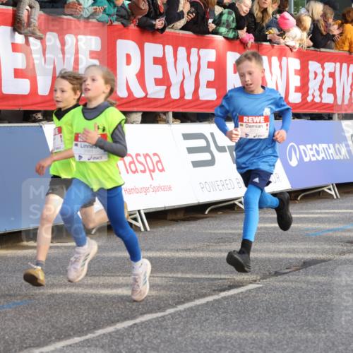 25.04.2025 - Das Zehntel Lena Gebhardt http://msf.ph/oto/7783010 26.04.2025 08:52:25 Ziel 1108, 1122, 1127, 1166, 1176, 1188, 1207, 1208, 1245, 1418, 1752, 1761, 1939, 1979, 2015, 2023, 2029, 2149, 2161, 2187, 2216, 2275, 2355, 2364, 2464, 2500, 2804, 2859, 2886, 3060, 3063, 3085, 3088, 3160, 3161, 3171, 3212, 3225, 3407, 3467, 3496, 3516, 3530, 3595, 3822, 3884, 3944 meine-sportfotos.de