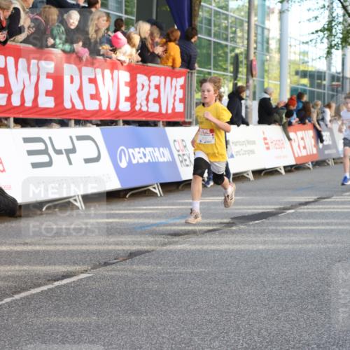 25.04.2025 - Das Zehntel Lena Gebhardt http://msf.ph/oto/7783016 26.04.2025 08:52:26 Ziel 1108, 1122, 1127, 1166, 1176, 1188, 1207, 1245, 1418, 1752, 1761, 1979, 2023, 2029, 2149, 2161, 2187, 2216, 2275, 2355, 2364, 2464, 2500, 2804, 2859, 2886, 3060, 3063, 3085, 3088, 3102, 3160, 3161, 3171, 3212, 3225, 3407, 3467, 3496, 3499, 3516, 3530, 3822, 3884, 3944 meine-sportfotos.de