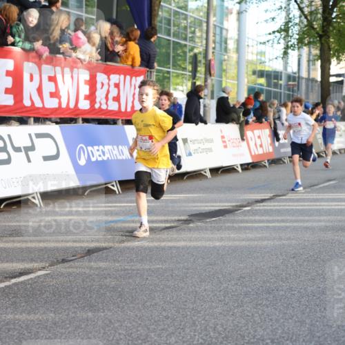 25.04.2025 - Das Zehntel Lena Gebhardt http://msf.ph/oto/7783035 26.04.2025 08:52:26 Ziel 1108, 1122, 1127, 1166, 1176, 1188, 1207, 1245, 1418, 1752, 1761, 1979, 2023, 2029, 2149, 2161, 2187, 2216, 2275, 2355, 2364, 2464, 2500, 2804, 2859, 2886, 3060, 3063, 3085, 3088, 3102, 3160, 3161, 3171, 3212, 3225, 3407, 3467, 3496, 3499, 3516, 3530, 3822, 3884, 3944 meine-sportfotos.de