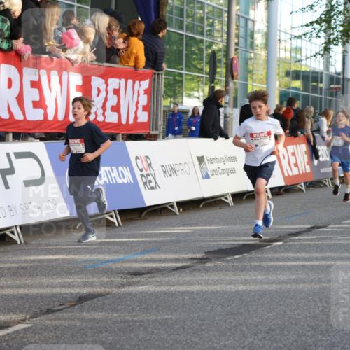 25.04.2025 - Das Zehntel Lena Gebhardt http://msf.ph/oto/7783059 26.04.2025 08:52:27 Ziel 1108, 1122, 1127, 1166, 1176, 1188, 1207, 1245, 1418, 1752, 1761, 1979, 2023, 2029, 2149, 2161, 2187, 2216, 2275, 2355, 2364, 2464, 2500, 2804, 2859, 2886, 3063, 3085, 3088, 3102, 3160, 3161, 3171, 3178, 3212, 3225, 3407, 3467, 3496, 3499, 3822, 3884, 3944 meine-sportfotos.de
