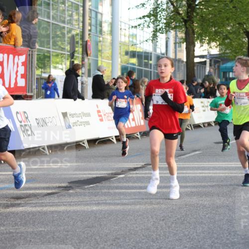 25.04.2025 - Das Zehntel Lena Gebhardt http://msf.ph/oto/7783100 26.04.2025 08:52:27 Ziel 1108, 1122, 1127, 1166, 1176, 1188, 1207, 1245, 1418, 1752, 1761, 1979, 2023, 2029, 2149, 2161, 2187, 2216, 2275, 2355, 2364, 2464, 2500, 2804, 2859, 2886, 3063, 3085, 3088, 3102, 3160, 3161, 3171, 3178, 3212, 3225, 3407, 3467, 3496, 3499, 3822, 3884, 3944 meine-sportfotos.de