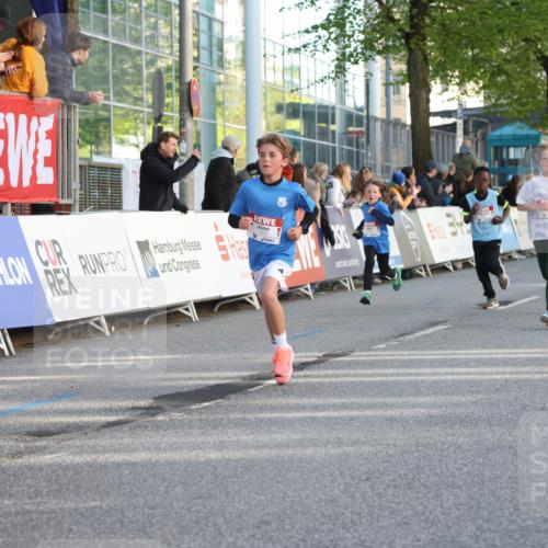 25.04.2025 - Das Zehntel Lena Gebhardt http://msf.ph/oto/7783361 26.04.2025 08:52:34 Ziel 1108, 1122, 1127, 1166, 1176, 1188, 1418, 1541, 1568, 1752, 1761, 1979, 2023, 2029, 2187, 2194, 2216, 2275, 2364, 2464, 2500, 2628, 2804, 2859, 2886, 3063, 3085, 3088, 3102, 3110, 3161, 3171, 3178, 3225, 3407, 3409, 3462, 3467, 3496, 3499, 3592, 3599, 3603, 3617, 3811, 3822, 3884, 3921, 3944 meine-sportfotos.de