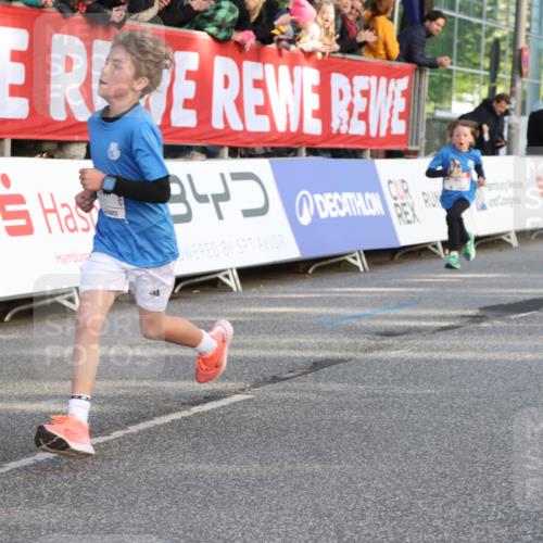 25.04.2025 - Das Zehntel Lena Gebhardt http://msf.ph/oto/7783425 26.04.2025 08:52:36 Ziel 1108, 1122, 1127, 1188, 1418, 1541, 1568, 1752, 1761, 1979, 2023, 2029, 2187, 2191, 2194, 2275, 2364, 2464, 2500, 2628, 2804, 2859, 3063, 3085, 3088, 3102, 3104, 3110, 3171, 3178, 3225, 3409, 3462, 3467, 3499, 3592, 3599, 3603, 3617, 3811, 3822, 3884, 3921, 3944 meine-sportfotos.de