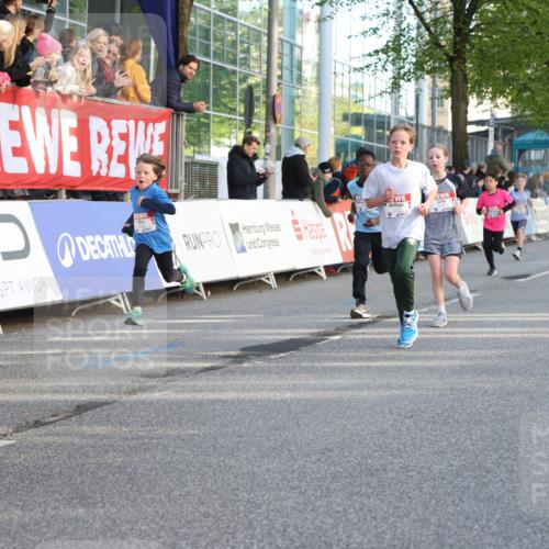 25.04.2025 - Das Zehntel Lena Gebhardt http://msf.ph/oto/7783441 26.04.2025 08:52:36 Ziel 1108, 1122, 1127, 1188, 1418, 1541, 1568, 1752, 1761, 1979, 2023, 2029, 2187, 2191, 2194, 2275, 2364, 2464, 2500, 2628, 2804, 2859, 3063, 3085, 3088, 3102, 3104, 3110, 3171, 3178, 3225, 3409, 3462, 3467, 3499, 3592, 3599, 3603, 3617, 3811, 3822, 3884, 3921, 3944 meine-sportfotos.de