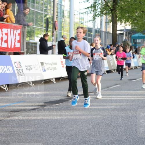 25.04.2025 - Das Zehntel Lena Gebhardt http://msf.ph/oto/7783448 26.04.2025 08:52:37 Ziel 1108, 1122, 1127, 1229, 1418, 1541, 1568, 1752, 1761, 1979, 2029, 2170, 2187, 2191, 2194, 2212, 2275, 2364, 2464, 2500, 2628, 2804, 2859, 3063, 3085, 3088, 3102, 3104, 3110, 3171, 3178, 3225, 3409, 3462, 3467, 3499, 3592, 3599, 3603, 3611, 3617, 3811, 3822, 3884, 3921, 3944 meine-sportfotos.de