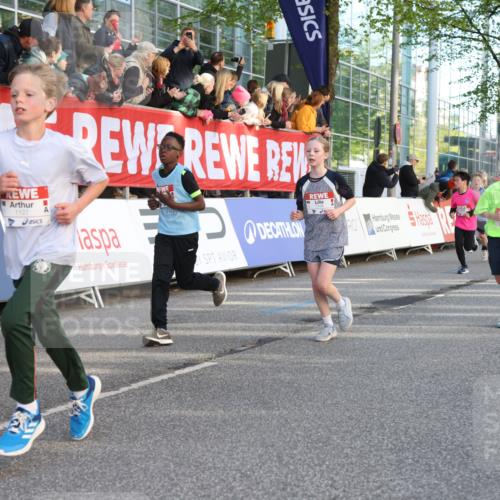 25.04.2025 - Das Zehntel Lena Gebhardt http://msf.ph/oto/7783528 26.04.2025 08:52:38 Ziel 1108, 1122, 1127, 1229, 1418, 1541, 1568, 1752, 1761, 1979, 2029, 2170, 2187, 2191, 2194, 2212, 2275, 2364, 2464, 2471, 2500, 2628, 2804, 2859, 3038, 3063, 3085, 3088, 3102, 3104, 3110, 3171, 3178, 3225, 3409, 3462, 3467, 3499, 3592, 3599, 3603, 3611, 3617, 3811, 3822, 3884, 3921, 3944 meine-sportfotos.de
