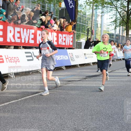 25.04.2025 - Das Zehntel Lena Gebhardt http://msf.ph/oto/7783543 26.04.2025 08:52:39 Ziel 1108, 1122, 1127, 1229, 1418, 1541, 1568, 1752, 1761, 1979, 2029, 2170, 2187, 2191, 2194, 2212, 2275, 2364, 2464, 2471, 2500, 2628, 2804, 2859, 3038, 3063, 3085, 3088, 3102, 3104, 3110, 3171, 3178, 3225, 3409, 3462, 3467, 3499, 3592, 3599, 3603, 3611, 3617, 3811, 3822, 3884, 3921, 3944 meine-sportfotos.de