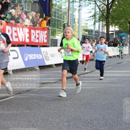 25.04.2025 - Das Zehntel Lena Gebhardt http://msf.ph/oto/7783551 26.04.2025 08:52:39 Ziel 1108, 1122, 1127, 1229, 1418, 1541, 1568, 1752, 1761, 1979, 2029, 2170, 2187, 2191, 2194, 2212, 2275, 2364, 2464, 2471, 2500, 2628, 2804, 2859, 3038, 3063, 3085, 3088, 3102, 3104, 3110, 3171, 3178, 3225, 3409, 3462, 3467, 3499, 3592, 3599, 3603, 3611, 3617, 3811, 3822, 3884, 3921, 3944 meine-sportfotos.de