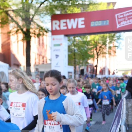 25.04.2025 - Das Zehntel Lena Gebhardt http://msf.ph/oto/7798513 26.04.2025 07:32:11 Allgemein zum Event 0, 00, 17, 2323 meine-sportfotos.de