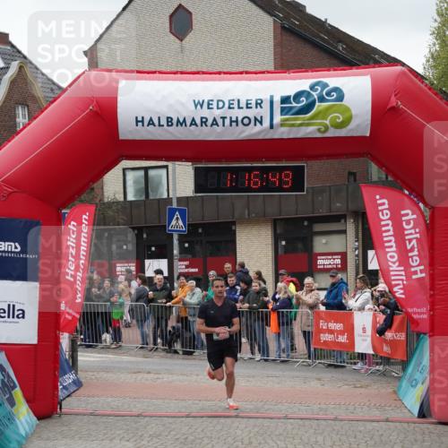 04.05.2025 - 8. Wedeler Halbmarathon Felixshl http://msf.ph/oto/7815184 04.05.2025 11:16:47 Ziel 589 meine-sportfotos.de