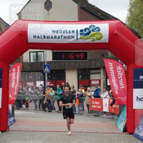 04.05.2025 - 8. Wedeler Halbmarathon Felixshl http://msf.ph/oto/7815186 04.05.2025 11:16:47 Ziel 589 meine-sportfotos.de