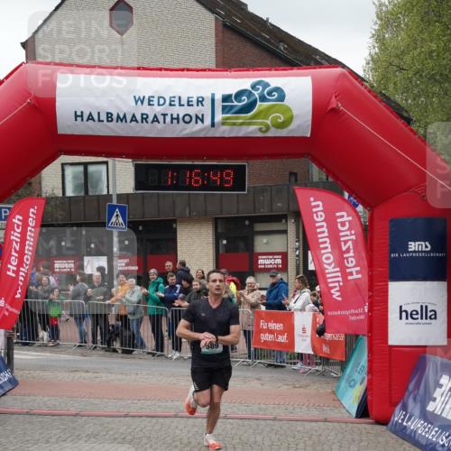 04.05.2025 - 8. Wedeler Halbmarathon Felixshl http://msf.ph/oto/7815188 04.05.2025 11:16:47 Ziel 589 meine-sportfotos.de