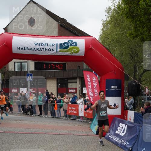 04.05.2025 - 8. Wedeler Halbmarathon Felixshl http://msf.ph/oto/7815200 04.05.2025 11:17:38 Ziel 1184, 1207 meine-sportfotos.de