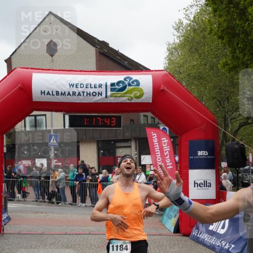 04.05.2025 - 8. Wedeler Halbmarathon Felixshl http://msf.ph/oto/7815211 04.05.2025 11:17:41 Ziel 1184, 1207 meine-sportfotos.de