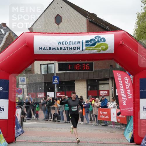 04.05.2025 - 8. Wedeler Halbmarathon Felixshl http://msf.ph/oto/7815224 04.05.2025 11:18:34 Ziel 1095 meine-sportfotos.de