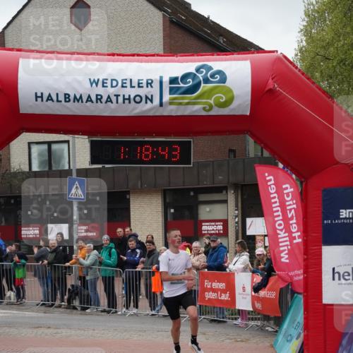 04.05.2025 - 8. Wedeler Halbmarathon Felixshl http://msf.ph/oto/7815233 04.05.2025 11:18:41 Ziel 826, 1095 meine-sportfotos.de