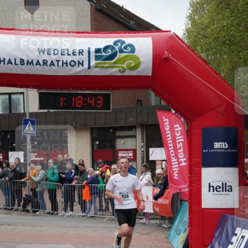 04.05.2025 - 8. Wedeler Halbmarathon Felixshl http://msf.ph/oto/7815235 04.05.2025 11:18:41 Ziel 826, 1095 meine-sportfotos.de