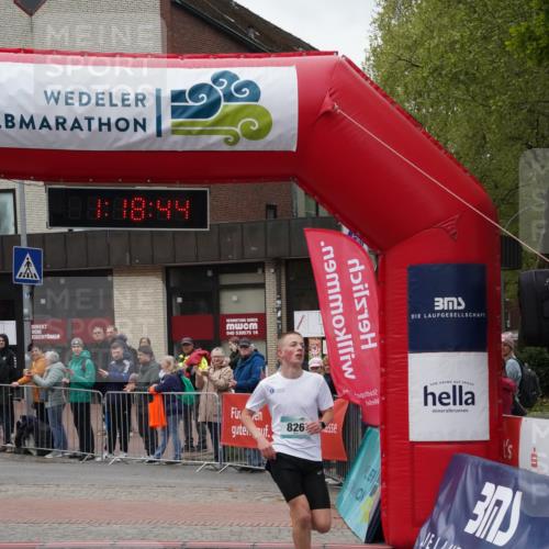 04.05.2025 - 8. Wedeler Halbmarathon Felixshl http://msf.ph/oto/7815237 04.05.2025 11:18:42 Ziel 826 meine-sportfotos.de