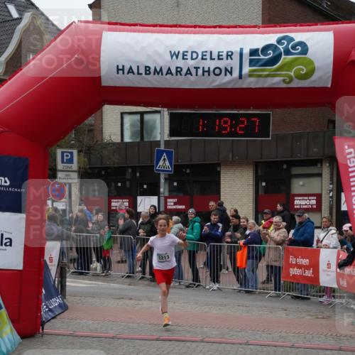 04.05.2025 - 8. Wedeler Halbmarathon Felixshl http://msf.ph/oto/7815240 04.05.2025 11:19:25 Ziel 1213 meine-sportfotos.de