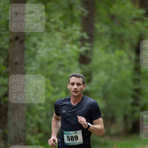 04.05.2025 - 8. Wedeler Halbmarathon Michael Strokosch http://msf.ph/oto/7815251 04.05.2025 10:26:59 Laufen 589 meine-sportfotos.de