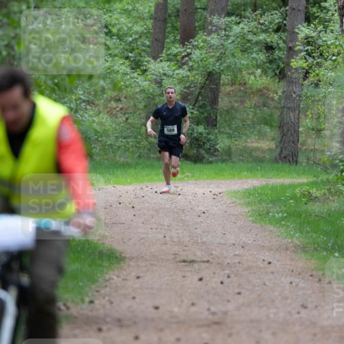 04.05.2025 - 8. Wedeler Halbmarathon Michael Strokosch http://msf.ph/oto/7815256 04.05.2025 10:26:59 Laufen 589 meine-sportfotos.de