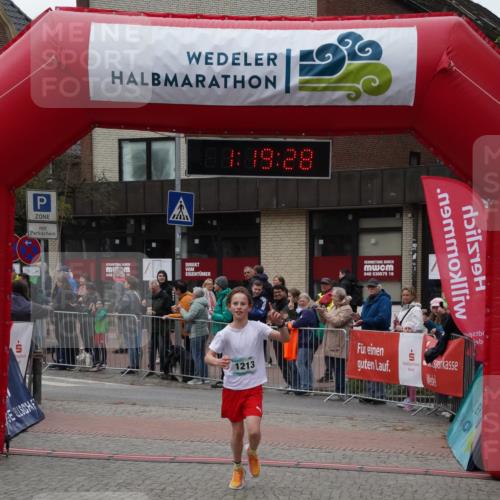 04.05.2025 - 8. Wedeler Halbmarathon Felixshl http://msf.ph/oto/7815257 04.05.2025 11:19:26 Ziel 1213 meine-sportfotos.de