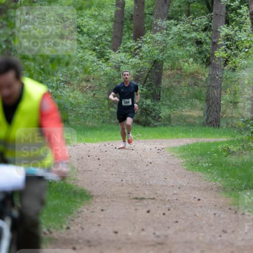 04.05.2025 - 8. Wedeler Halbmarathon Michael Strokosch http://msf.ph/oto/7815258 04.05.2025 10:26:59 Laufen 589 meine-sportfotos.de