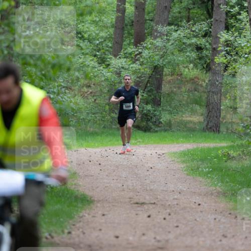 04.05.2025 - 8. Wedeler Halbmarathon Michael Strokosch http://msf.ph/oto/7815259 04.05.2025 10:26:59 Laufen 589 meine-sportfotos.de
