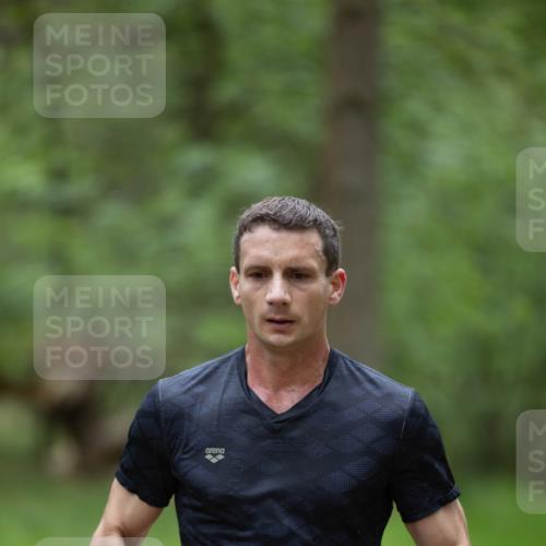04.05.2025 - 8. Wedeler Halbmarathon Michael Strokosch http://msf.ph/oto/7815261 04.05.2025 10:27:00 Laufen 589 meine-sportfotos.de