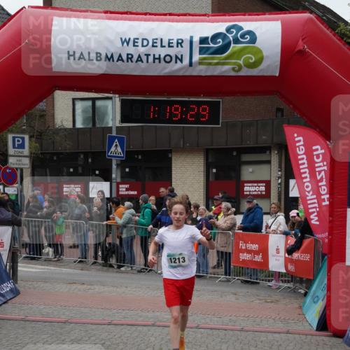 04.05.2025 - 8. Wedeler Halbmarathon Felixshl http://msf.ph/oto/7815271 04.05.2025 11:19:27 Ziel 1213 meine-sportfotos.de