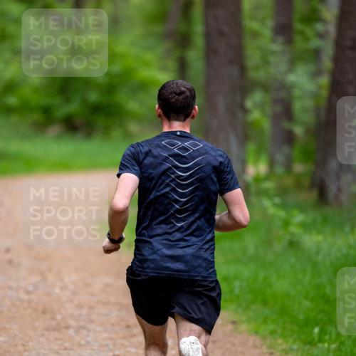 04.05.2025 - 8. Wedeler Halbmarathon Michael Strokosch http://msf.ph/oto/7815282 04.05.2025 10:27:05 Laufen  meine-sportfotos.de