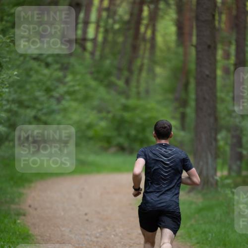 04.05.2025 - 8. Wedeler Halbmarathon Michael Strokosch http://msf.ph/oto/7815283 04.05.2025 10:27:06 Laufen  meine-sportfotos.de