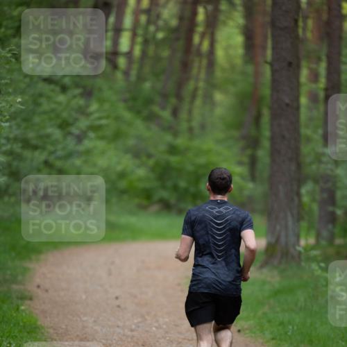 04.05.2025 - 8. Wedeler Halbmarathon Michael Strokosch http://msf.ph/oto/7815287 04.05.2025 10:27:06 Laufen  meine-sportfotos.de