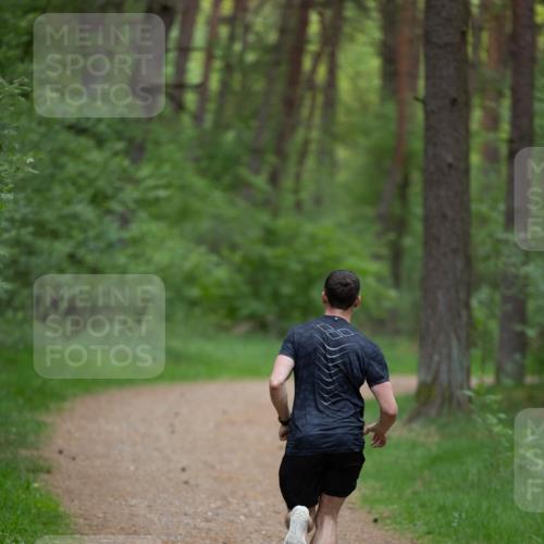 04.05.2025 - 8. Wedeler Halbmarathon Michael Strokosch http://msf.ph/oto/7815292 04.05.2025 10:27:06 Laufen  meine-sportfotos.de