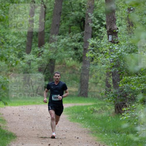 04.05.2025 - 8. Wedeler Halbmarathon Michael Strokosch http://msf.ph/oto/7815311 04.05.2025 10:27:07 Laufen 589 meine-sportfotos.de