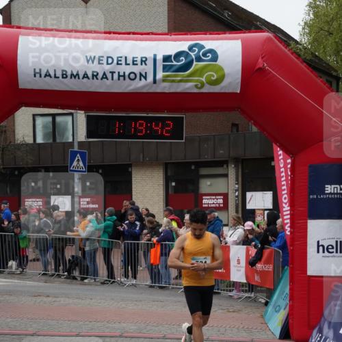 04.05.2025 - 8. Wedeler Halbmarathon Felixshl http://msf.ph/oto/7815331 04.05.2025 11:19:40 Ziel 361, 534 meine-sportfotos.de
