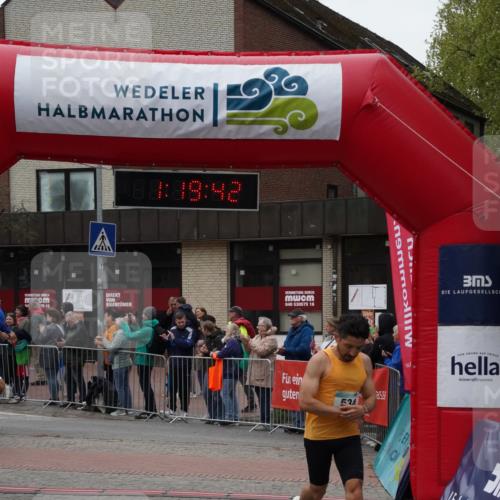 04.05.2025 - 8. Wedeler Halbmarathon Felixshl http://msf.ph/oto/7815341 04.05.2025 11:19:41 Ziel 361, 534 meine-sportfotos.de