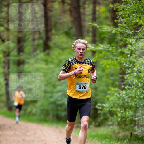 04.05.2025 - 8. Wedeler Halbmarathon Michael Strokosch http://msf.ph/oto/7815348 04.05.2025 10:27:42 Laufen 578 meine-sportfotos.de