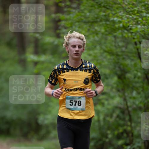 04.05.2025 - 8. Wedeler Halbmarathon Michael Strokosch http://msf.ph/oto/7815353 04.05.2025 10:27:43 Laufen 578 meine-sportfotos.de