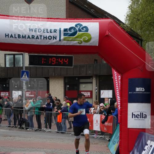04.05.2025 - 8. Wedeler Halbmarathon Felixshl http://msf.ph/oto/7815355 04.05.2025 11:19:42 Ziel 361, 534 meine-sportfotos.de